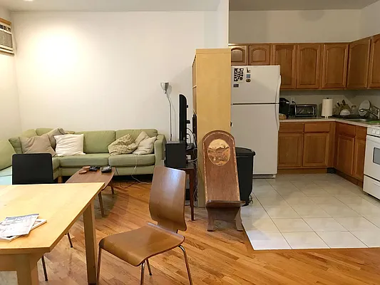 Rented by Capri Jet Realty Corp | media 8