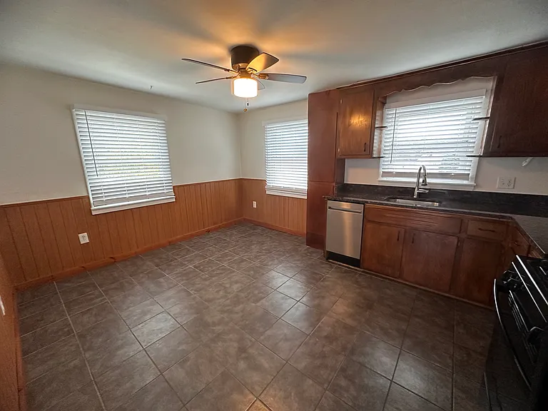 1460 Meriden Waterbury Tpke #1 — Photo 4