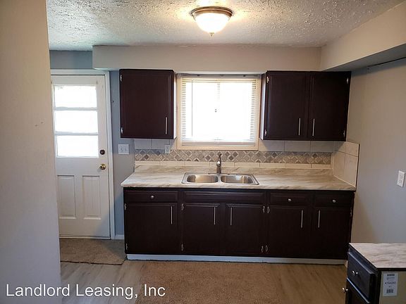 4th image of 211 Brace Ave Unit A
