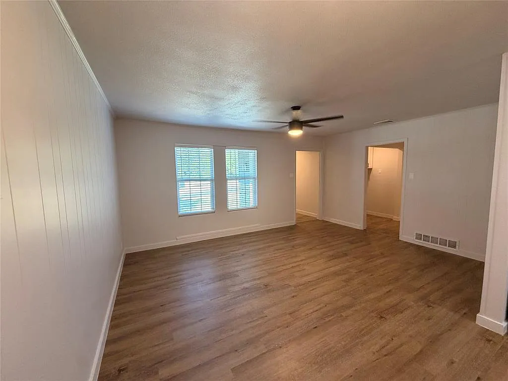 4 bed, 1.5 bath, 1255 sqft, $1,975 — Photo 4