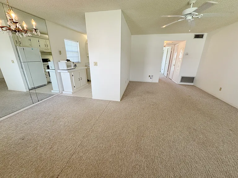 28 Pine Arbor Ln #103 — Photo 5