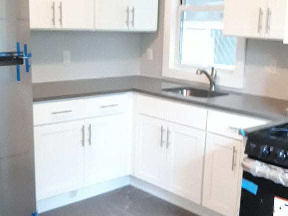2nd image of 231 Clinton Ave