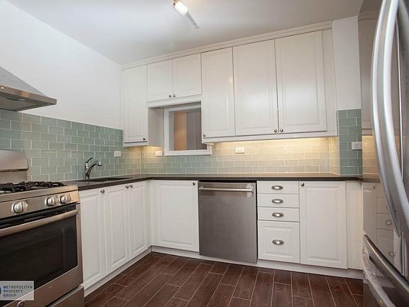5th image of 139 E 33rd St APT 8D