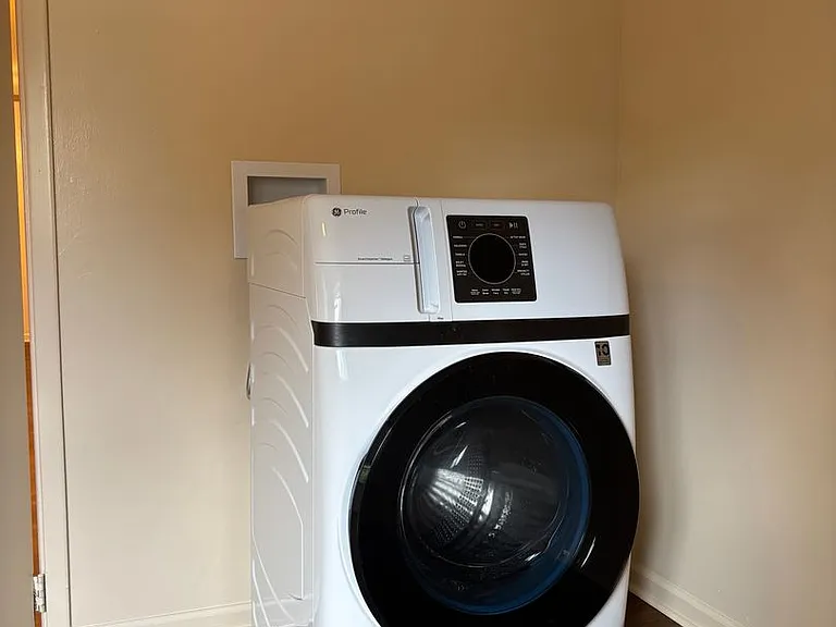 Utilities Included! Downtown Golden Apartments Free Heat, Gas, Water & Trash — Photo 17