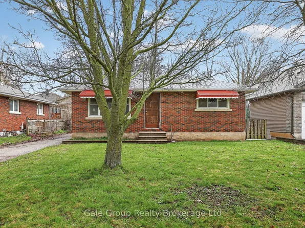 21 Cronyn St, Woodstock, ON N4S 3T4