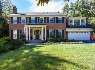 943 Kimberwicke Rd, Mclean, VA 22102