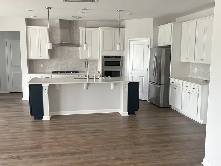 152 Highpointe Dr — Photo 16