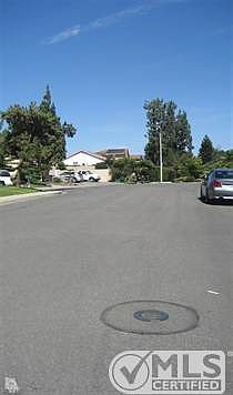 3rd image of 2225 Calaveras Dr