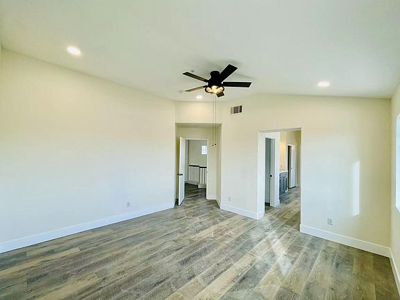 4th image of 15245 Beartree St