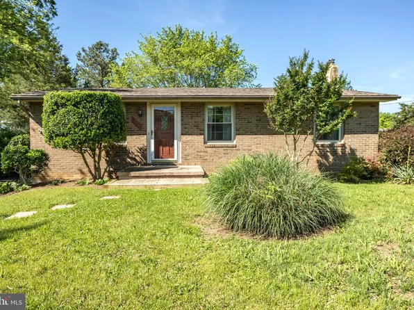 2111 1st St, Middletown, VA 22645