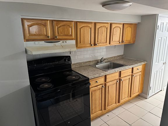 5th image of 114-25 Bedell St #B