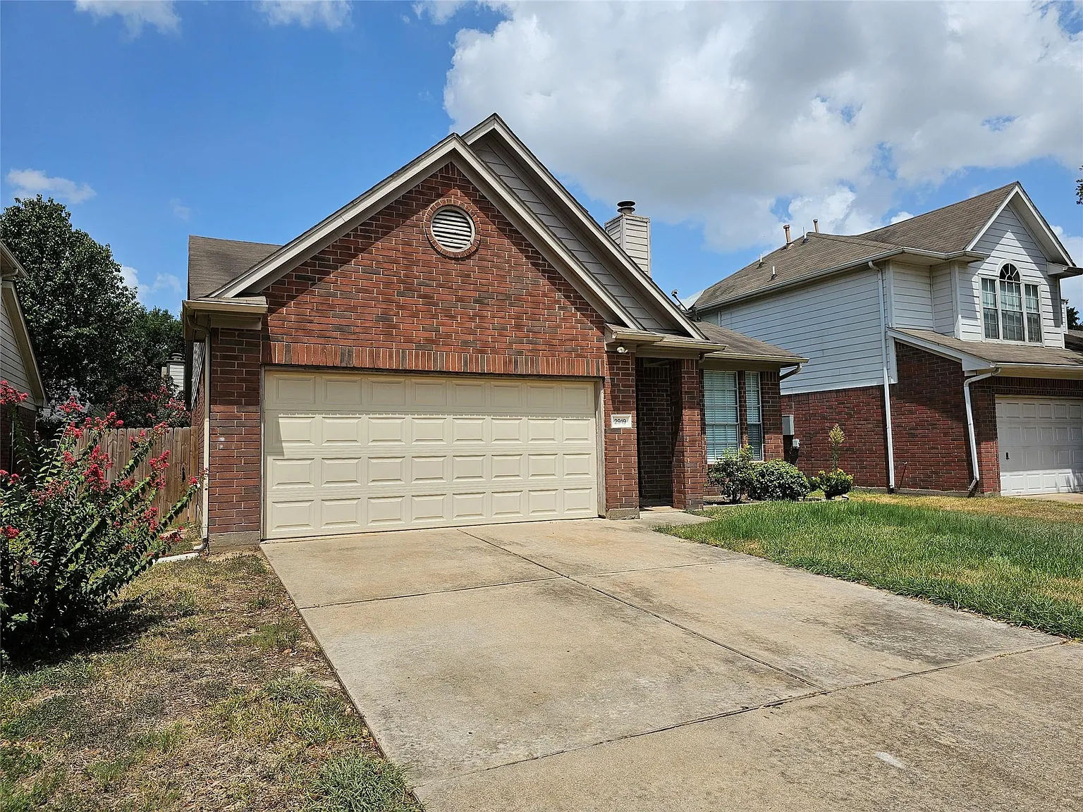 3 bed, 2.0 bath, 1534 sqft, $2,100 — Photo 3