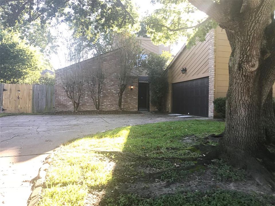 1st image of 7207 Las Brisas Dr