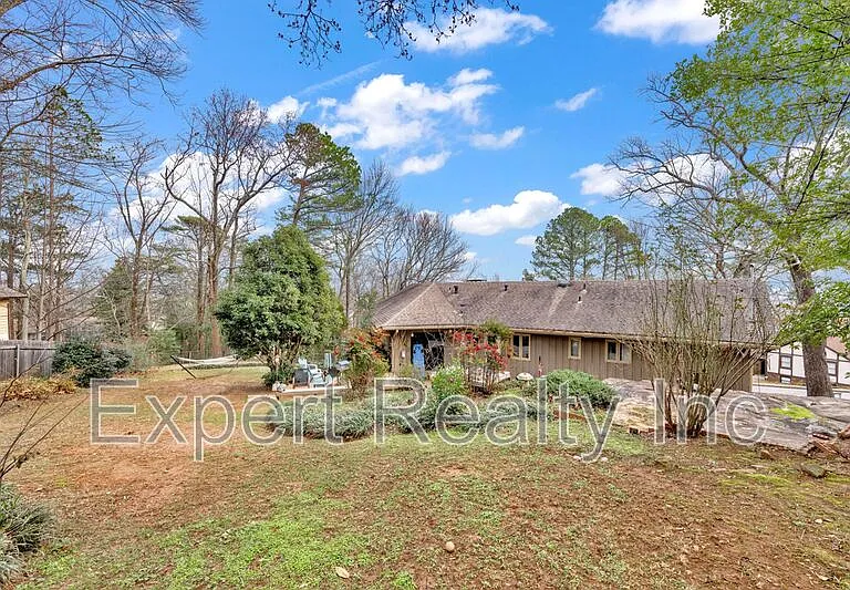 373 Laredo Dr — Photo 31