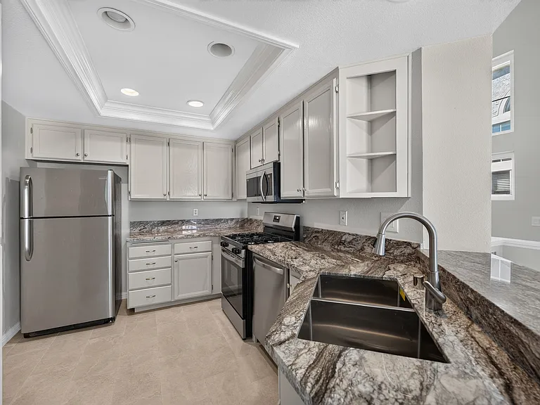BRAND NEW KITCHEN WITH NEW APPLIANCES, GRANITE COUNTERS