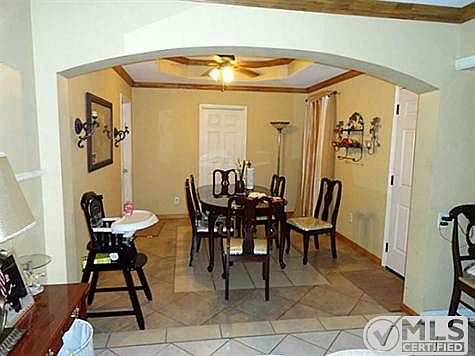 3rd image of 8748 Woodcastle Dr