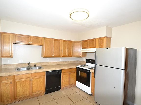 3rd image of 4722-24 Shalimar Dr