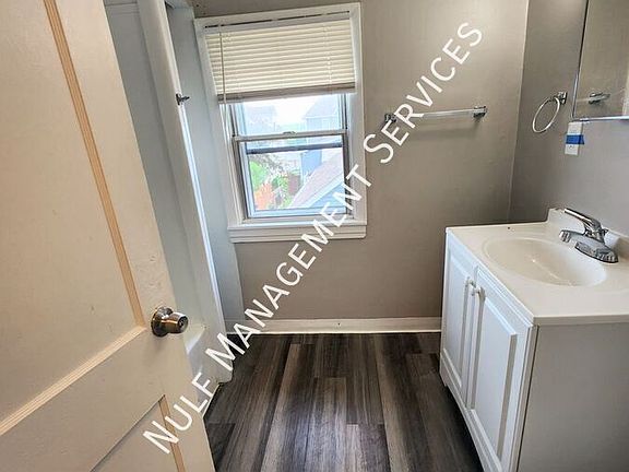5th image of 811 Sherman Ave