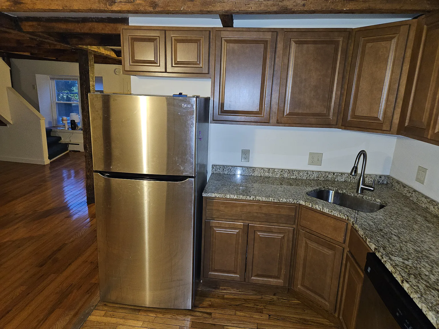 4 bed, $2,500 — Photo 3