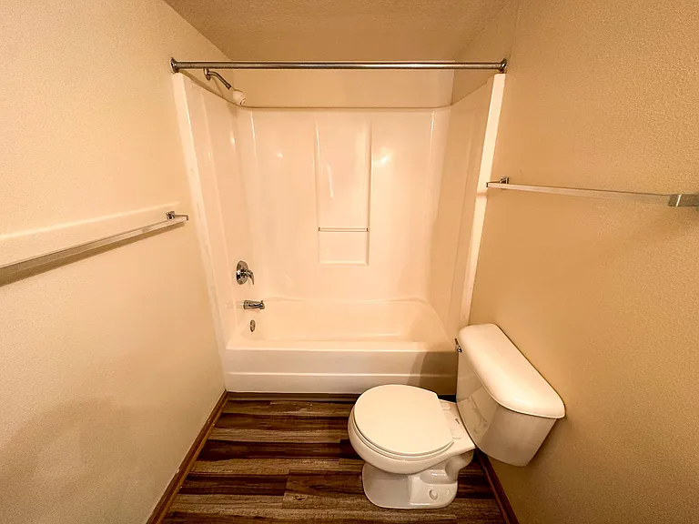 121 Beach Avenue — Photo 21