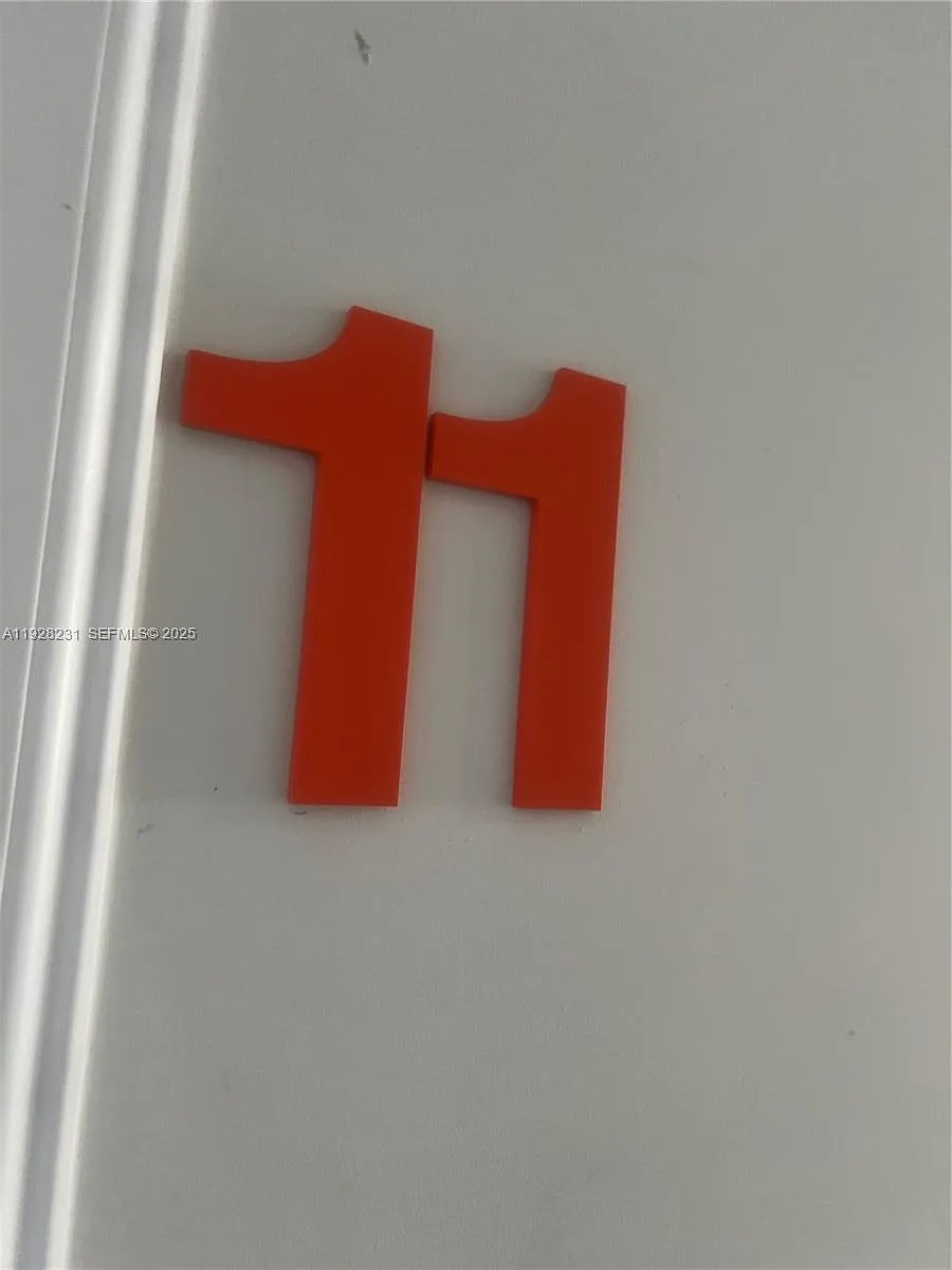 Photo 2 of 11 - 1115 Euclid Ave #11 - Miami Beach, FL Building Photo - 1115 Euclid Ave #11
