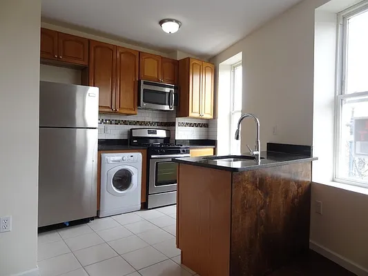 Rented by REAL VISION REALTY LLC | media 33