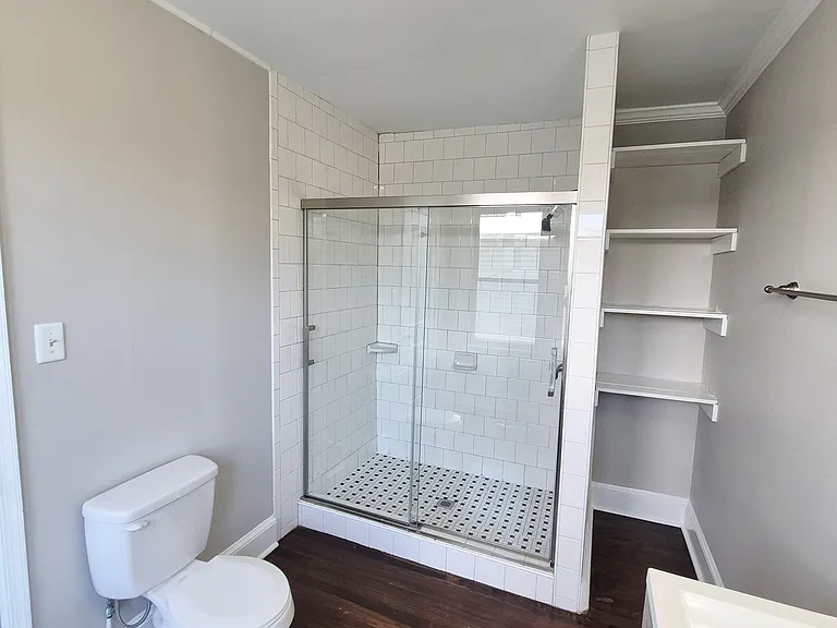 2113 Barton Ave — Photo 41