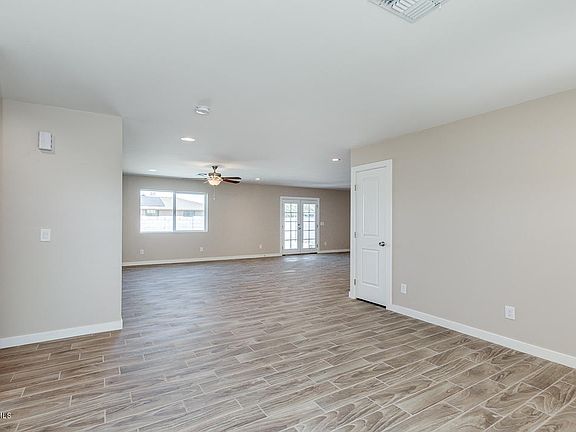 3rd image of 5706 E Calle Mexico
