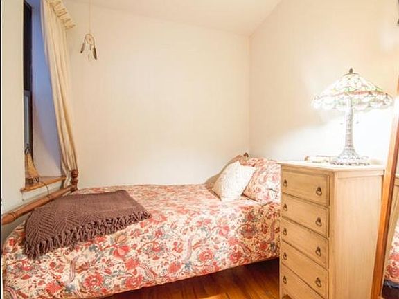 3rd image of 66 Saint James Pl APT 3RF