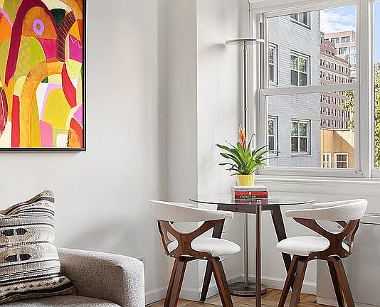 4th image of 101 W 12th St APT 8B