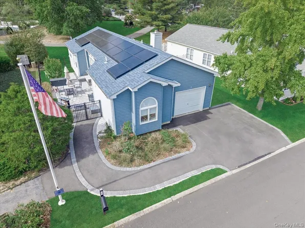 2 Limetree Drive, Manorville, NY 11949