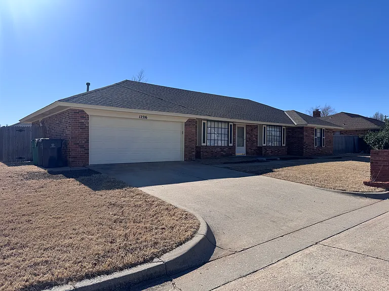 12216 Sylvester Dr — Photo 2