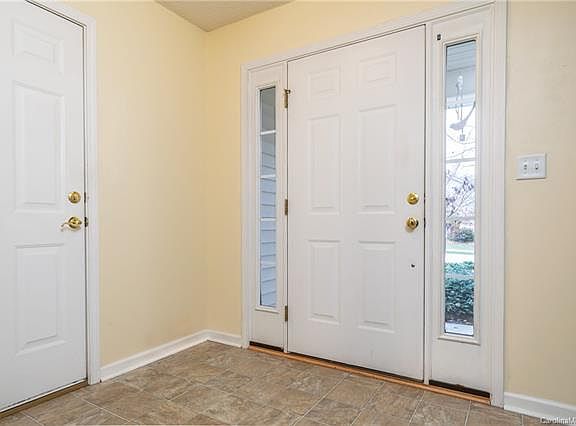 5th image of 131 Clear Creekside Dr