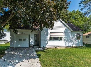 315 12th St, Baraboo, WI 53913