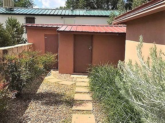 3rd image of 2707 Hot Springs Blvd