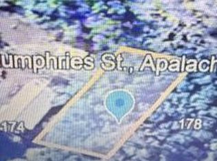 174 7th St, Apalachicola, FL 32320