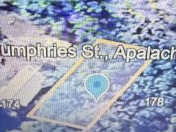 174 7th St, Apalachicola, FL 32320