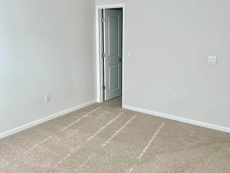 298 Robert Pl — Photo 29