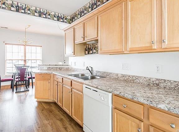 4th image of 9812 Magnolia Pointe Cir Unit 9812