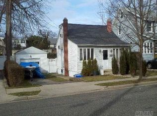 515 Baldwin Ave, Baldwin, NY 11510