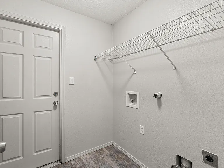 8416 Magenta Rd NW — Photo 3