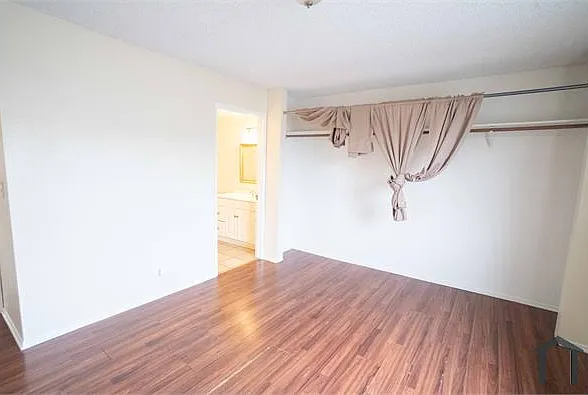 247 W 12th St — Photo 9