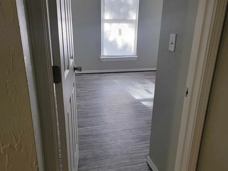 1428 Mallard Dr — Photo 6