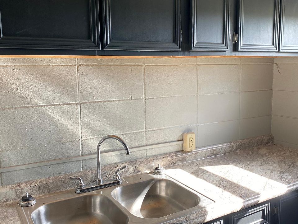 2nd image of 1806 Knapp St APT 3