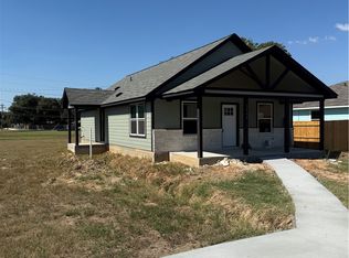 1706 Pine St, Hearne, TX 77859