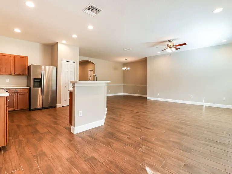742 Star Pointe Dr — Photo 5