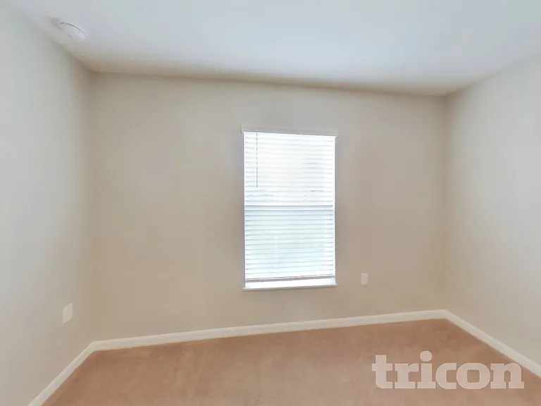 57 Pilgrim Dr — Photo 10