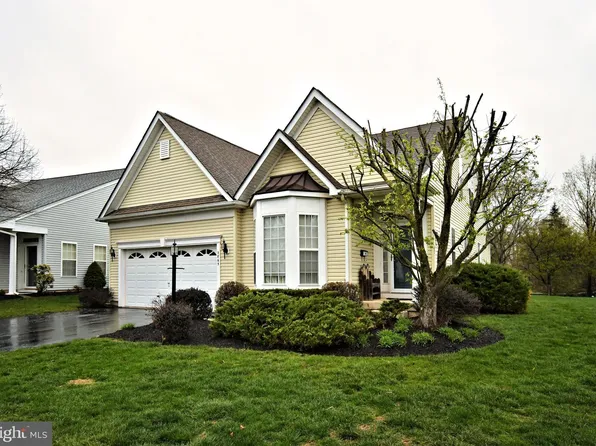 3865 Somerset Dr, Collegeville, PA 19426