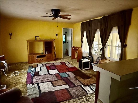 2nd image of 626 Paradise Rd