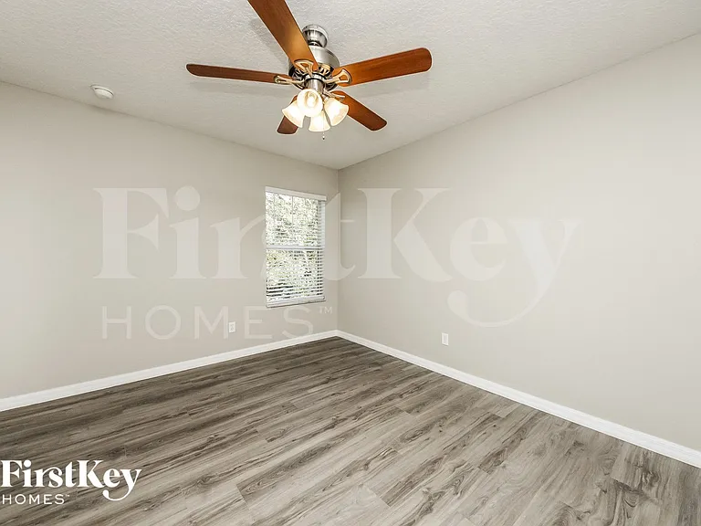 796 Lakeview Pointe Dr — Photo 11